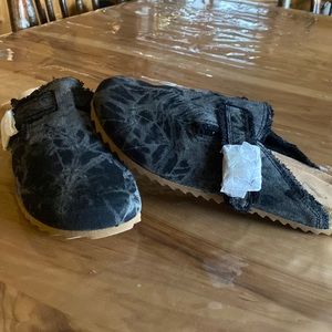 Women 9.5 black clog. New without tags